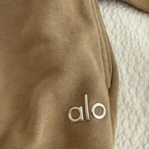 ALO Yoga tan sweat set.